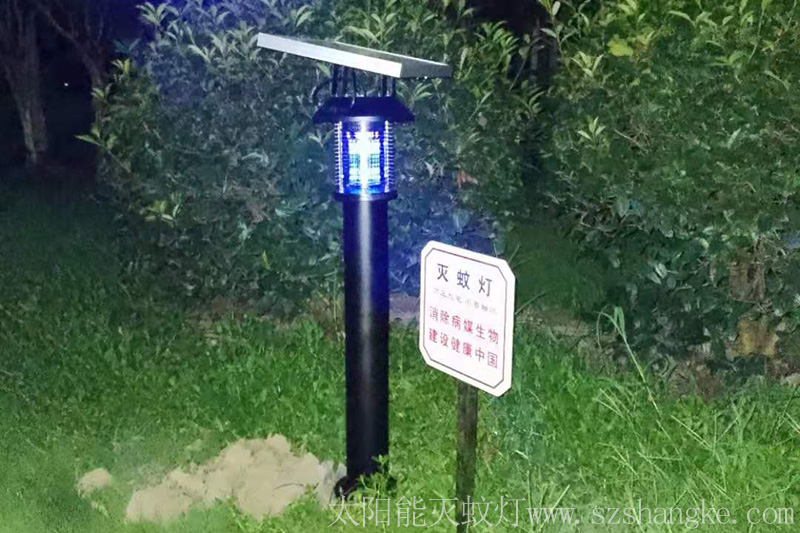 苏州同里镇小区安装太阳能灭蚊灯实拍