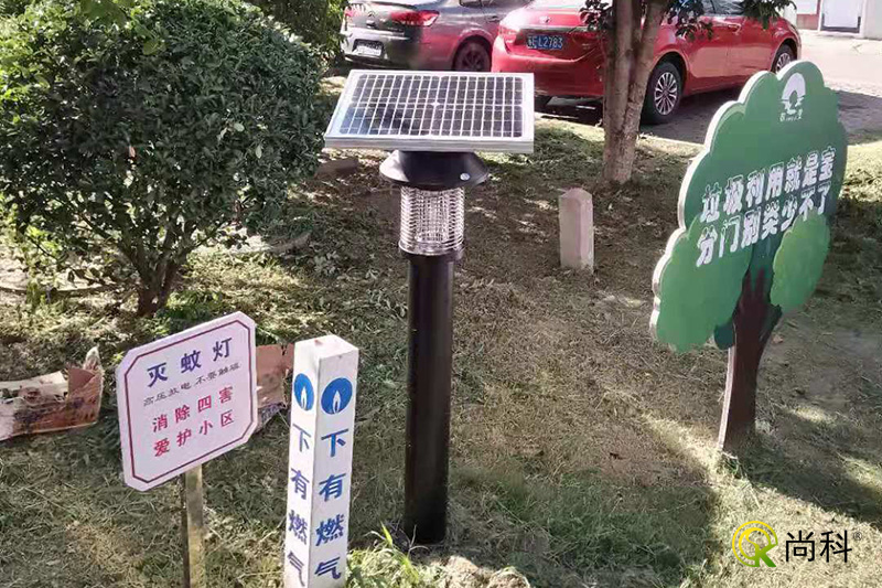 苏州同里镇小区安装太阳能灭蚊灯实拍