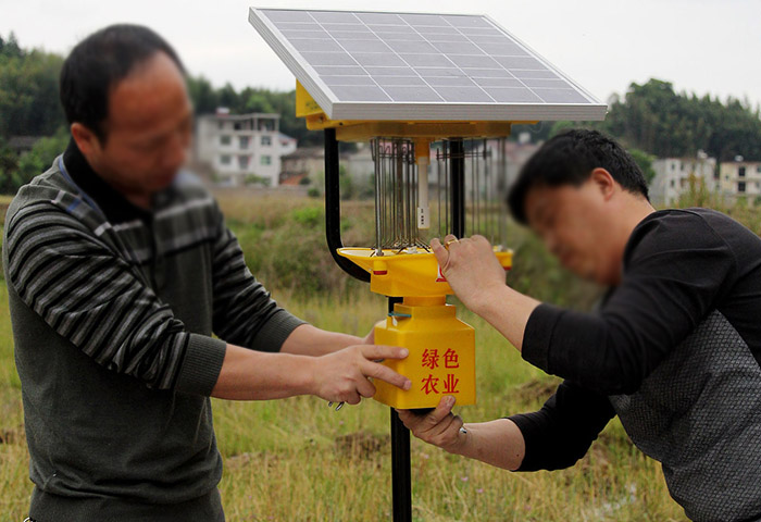 太阳能户外杀虫灯怎么安装使用
