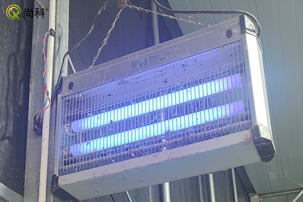 仓库灭蚊灯放什么位置好